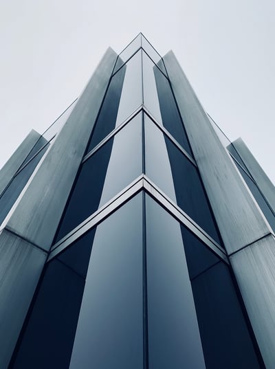 SASU ou micro-entreprise : quelle structure choisir en 2025 pour lancer son activité ?